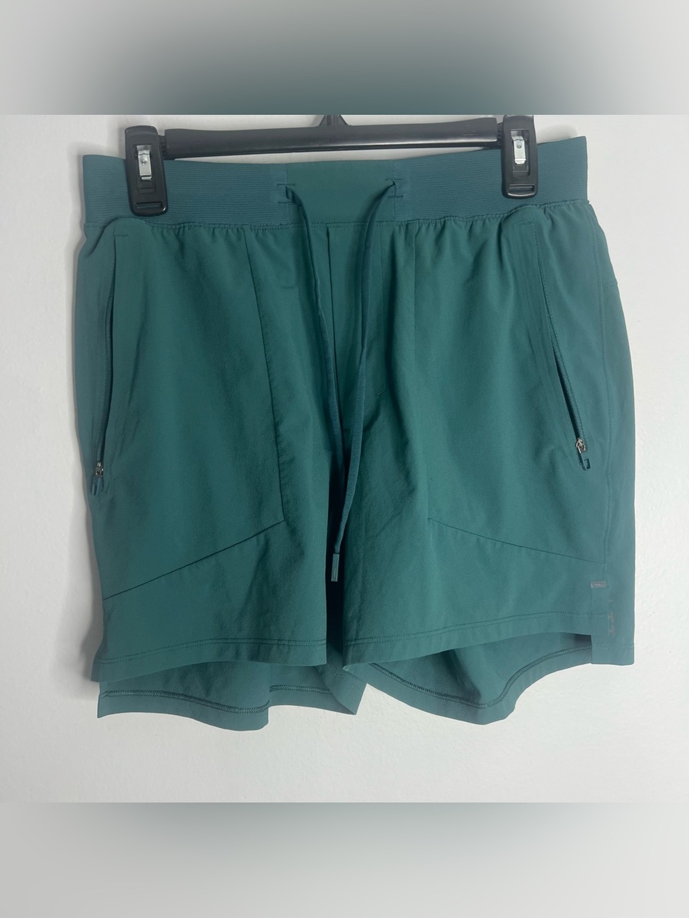 Lululemon License To Train 5 Inch Inseam Shorts Mens Medium Teal LM7B01S
